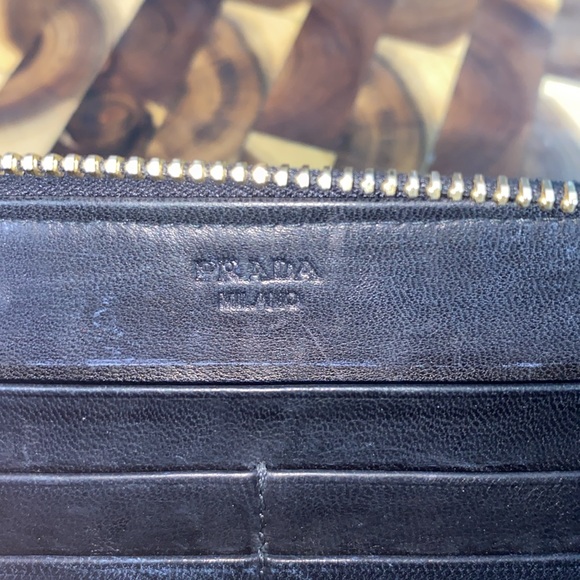 Authentic Prada wallet - Picture 6 of 8
